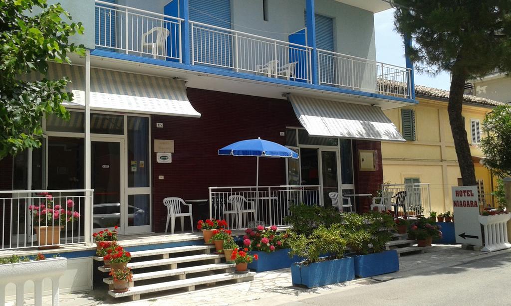 Hotel Niagara Маротта Екстер'єр фото