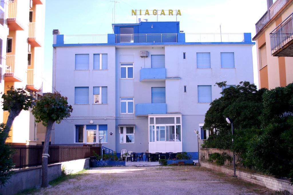 Hotel Niagara Маротта Екстер'єр фото
