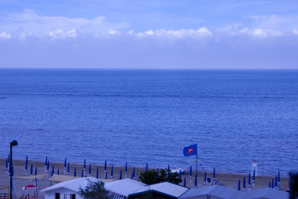 Hotel Niagara Маротта Екстер'єр фото