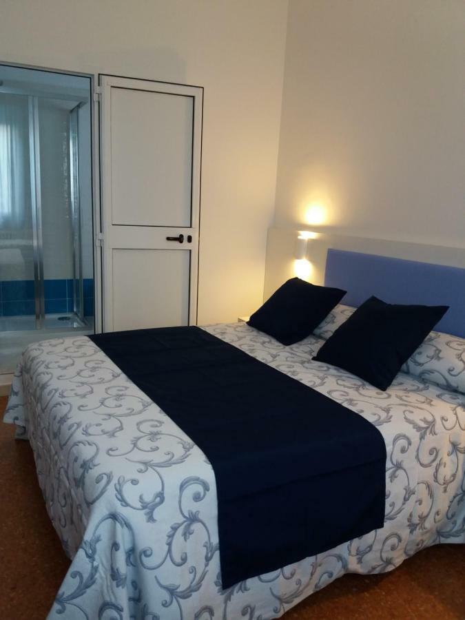 Hotel Niagara Маротта Екстер'єр фото