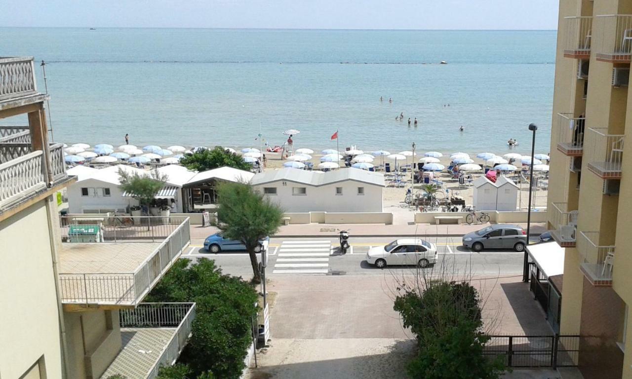 Hotel Niagara Маротта Екстер'єр фото